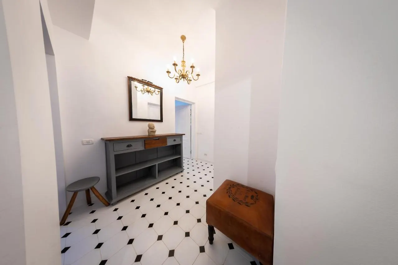 Theatre Rooftop Apartment With Patio بوخارست